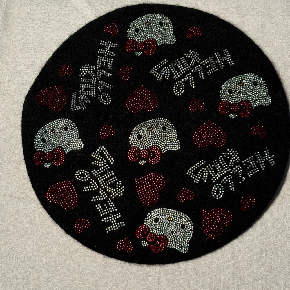 Hello Kitty Black and Red Beret